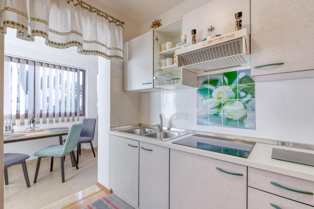 Apartment Lucijan Πόρετς Εξωτερικό φωτογραφία