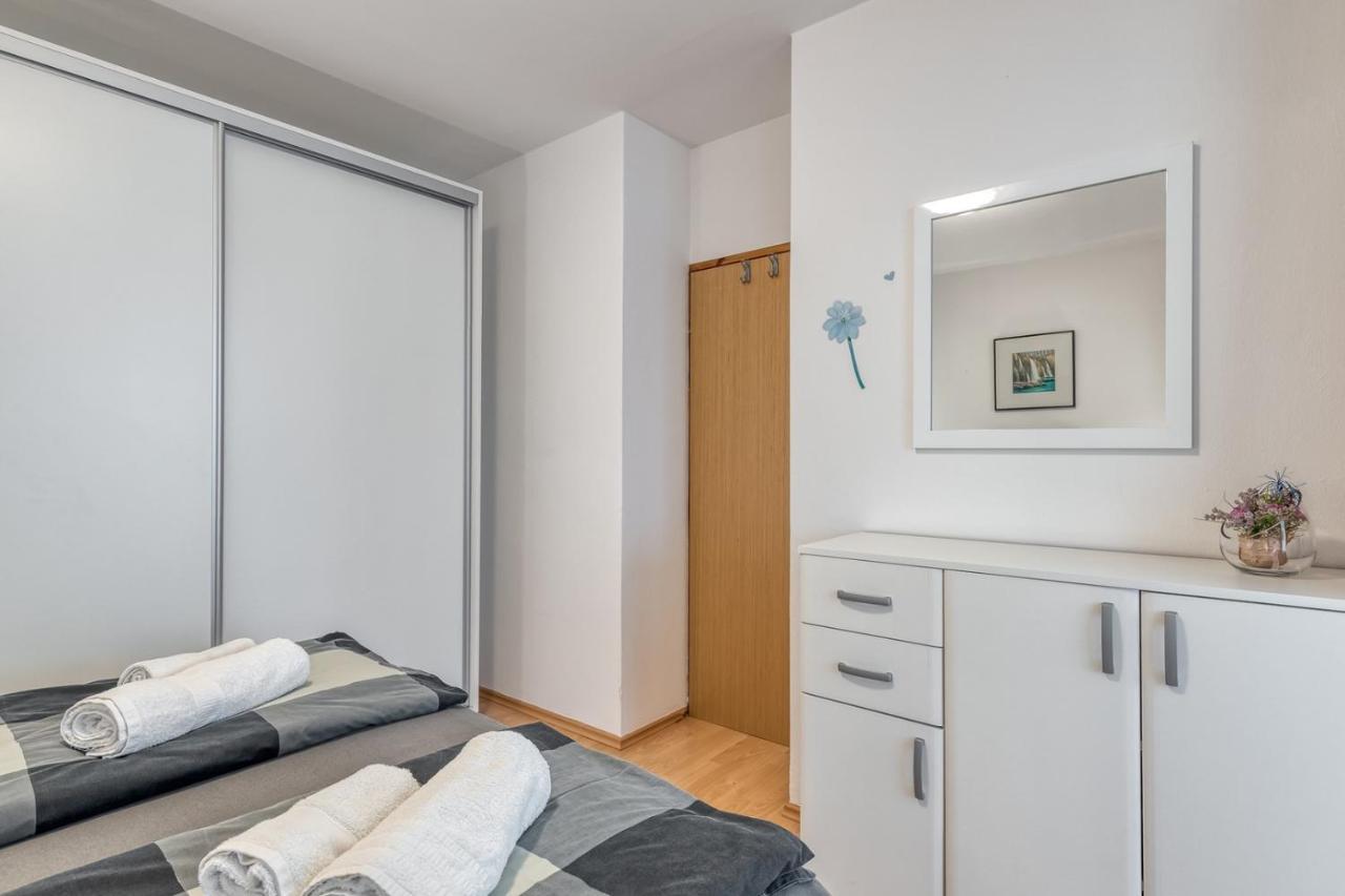 Apartment Lucijan Πόρετς Εξωτερικό φωτογραφία