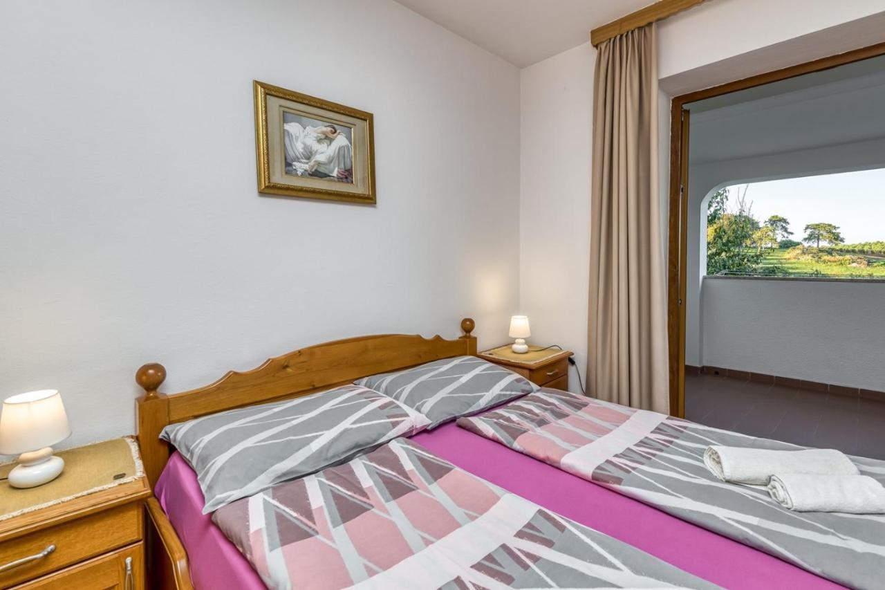 Apartment Lucijan Πόρετς Εξωτερικό φωτογραφία